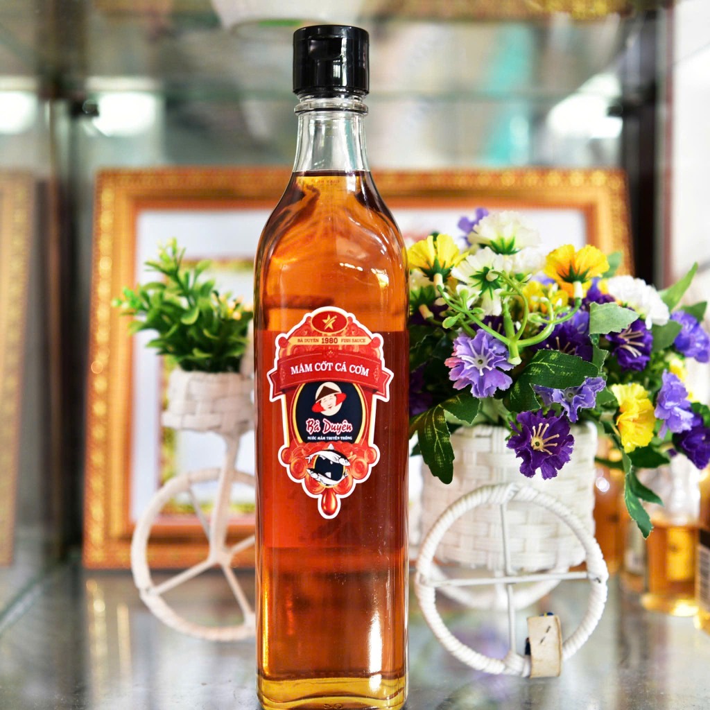 Nước Mắm Cốt Cá Cơm Bà Duyên - Chai Thủy Tinh